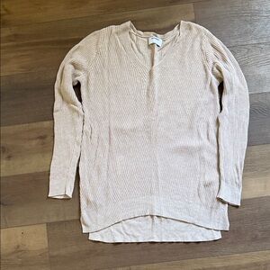 Old Navy Cream V-Neck Sweater